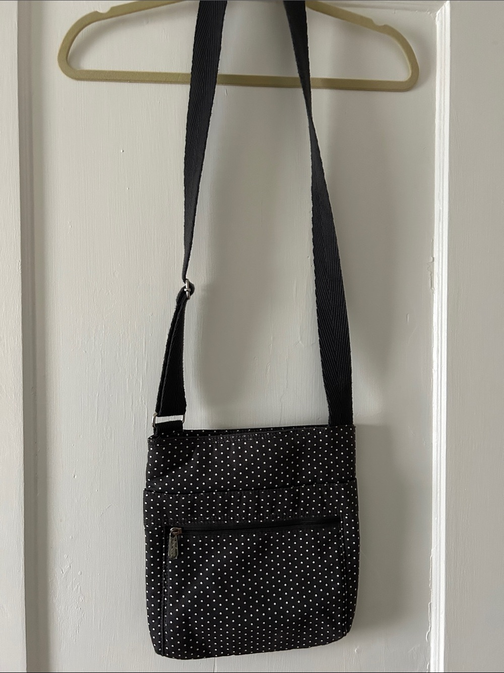 thirty-one Black with White Polka Dot Crossbody Bag - Picture 1 of 3